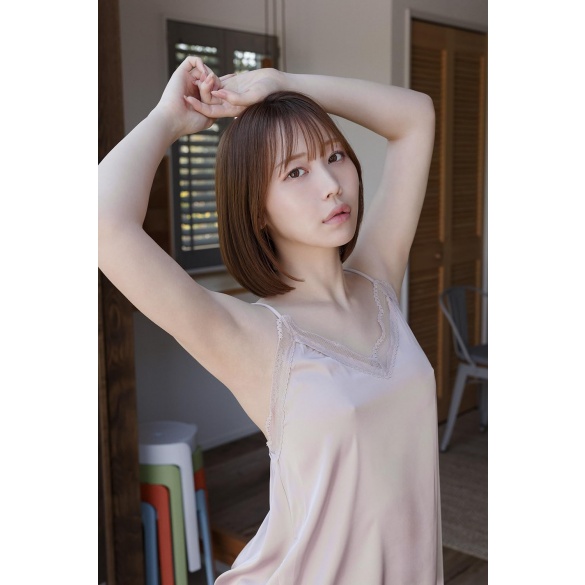 샤쿠 아리스 사진집