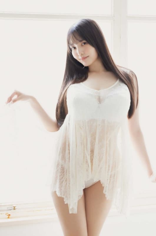 코이부치 모모나 사진집 - 사랑하는 모모나