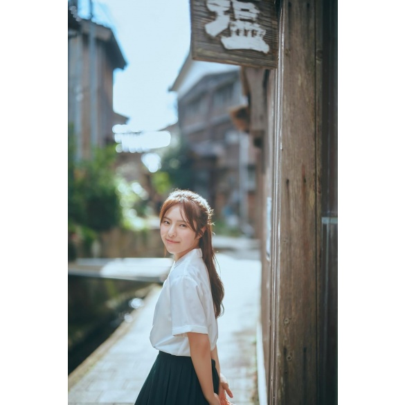 NGT48 오오츠카 나나미 첫 번째 사진집 일곱 빛깔의 파랑