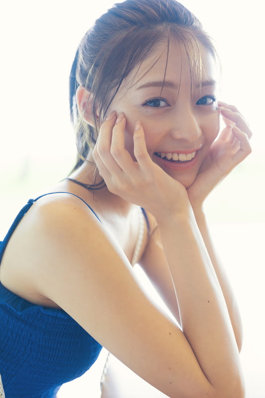 타사키 사쿠라 1st 사진집 『사쿠라이로』