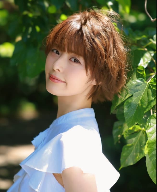 츠키노 루나 사진집  달이 차오르며.
