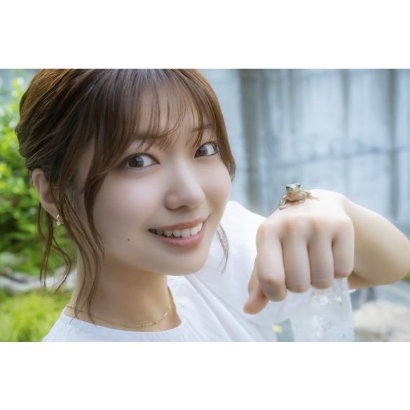안주르무 카와나 린 1st 포토북 『케로짱, 개구리를 너무 좋아하는 노트』
