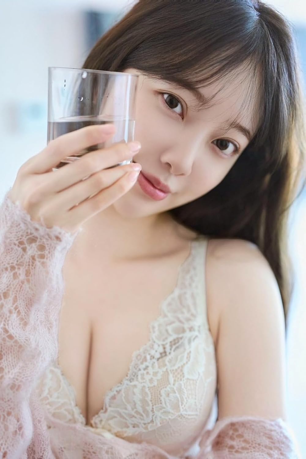 호리 미오나 사진집 『진홍의 여운』